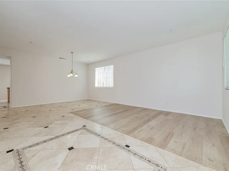 16432 Landmark Dr — Photo 5