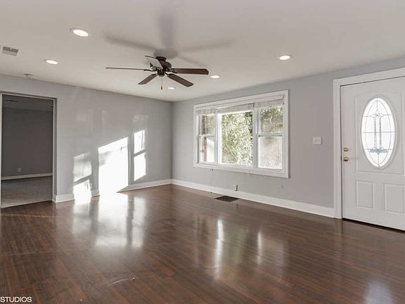 4th image of 3450 Glen Flora Ave