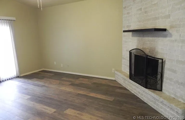 3 bed, 2.0 bath, 1459 sqft, $1,575 — Photo 3