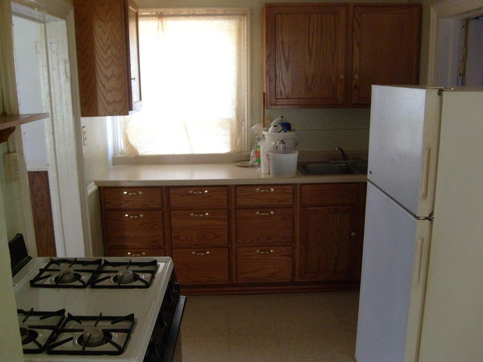 kitchen facing yard