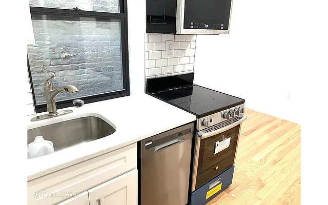 Rented by Douglas Elliman | media 7