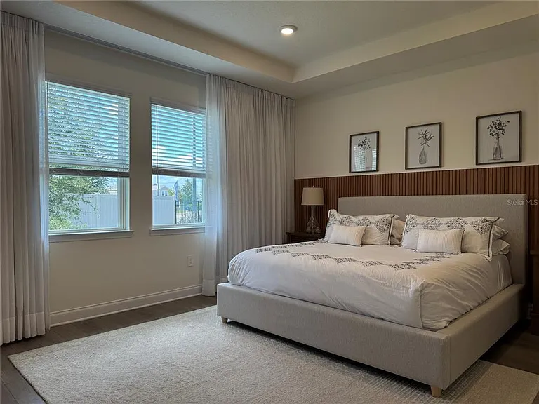 715 Blue Citrus Ln — Photo 30
