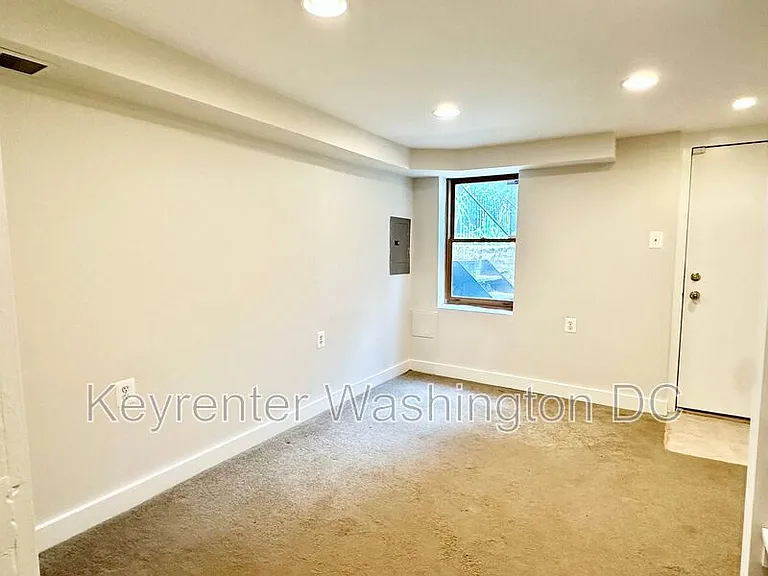 1528 8th St NW — Photo 29