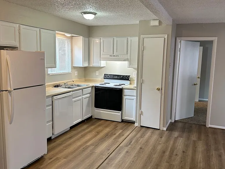 2609 E Dale St. — Photo 28