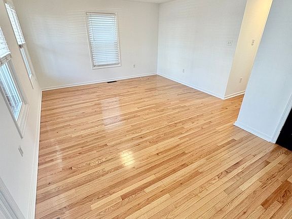 3rd image of 1214 Bainbridge St