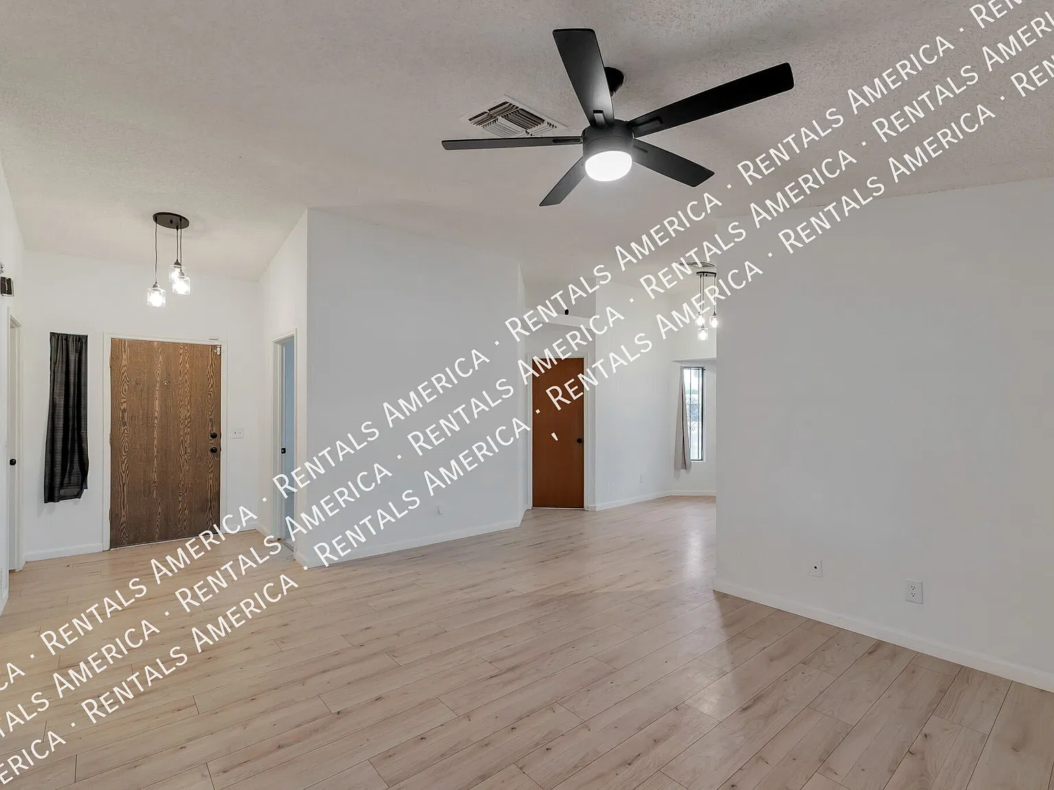 2 bed, 1170 sqft, $1,495 — Photo 3