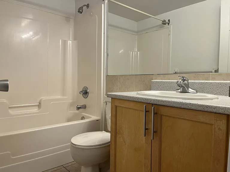 1254 Hollis St — Photo 8