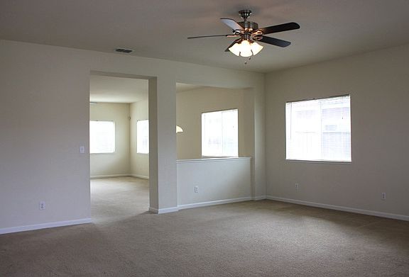 4th image of 366 Eagle Dr