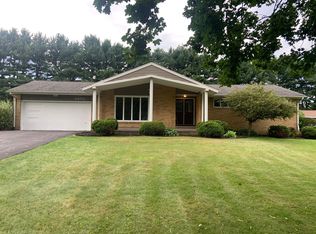 8852 Rue Helena St, Louisville, OH 44641