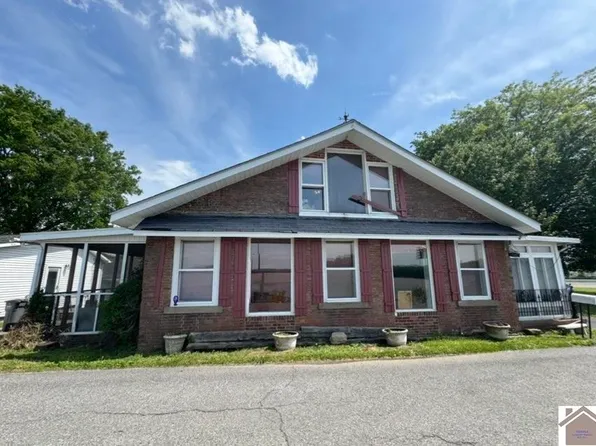 109 Riverfront Dr, Smithland, KY 42081