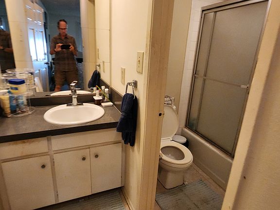 3rd image of 1811 Parnell Ave #4