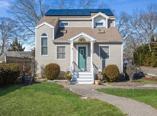 145 Easy St, West Sayville, NY 11796