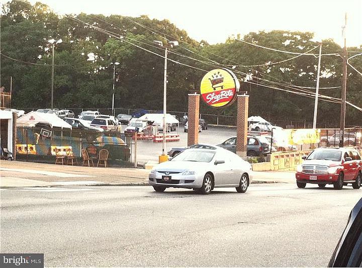 2nd image of 6647 Haverford Ave