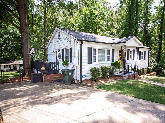4th image of 700 Stowe Dr