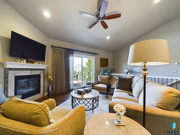 3rd image of 7535 S Grand Arbor Pl