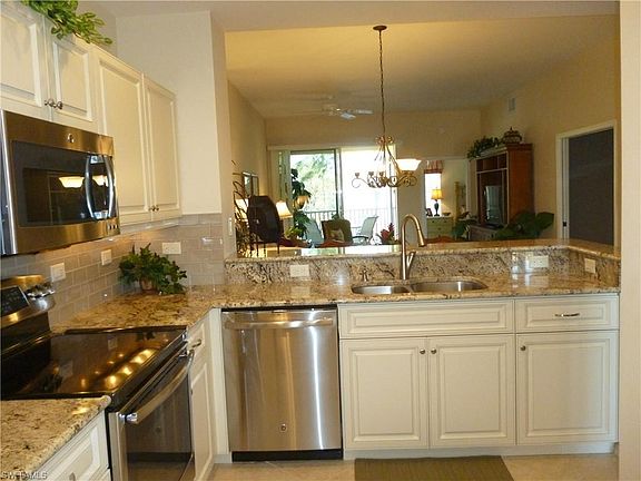 2nd image of 8253 Parkstone Pl APT 302