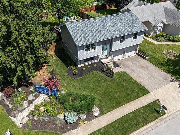 2nd image of 8008 Leaview Dr
