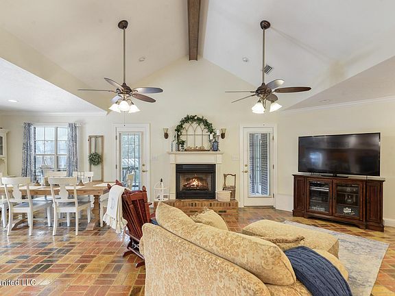 5th image of 7333 Amberwood Ln