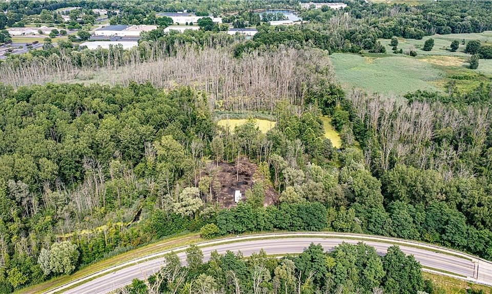 1st image of 0 Lyndon Rd #27