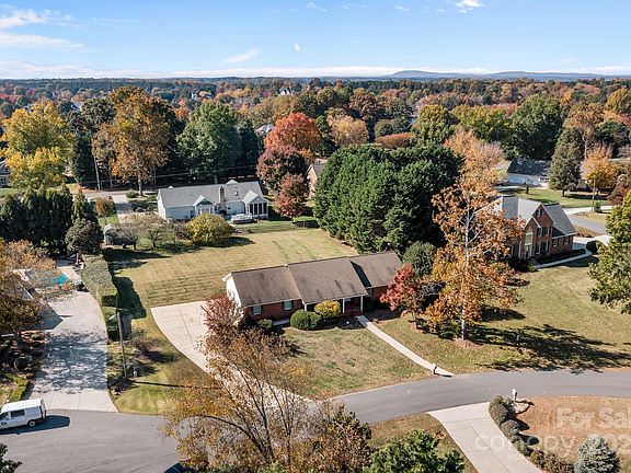4th image of 110 Ketch Ct