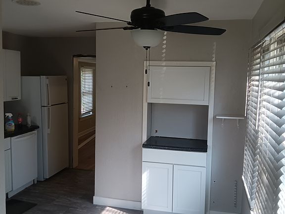 4th image of 608 N Keebler Ave