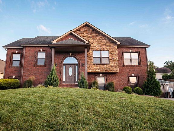 2nd image of 935 Spring Terrace Ct