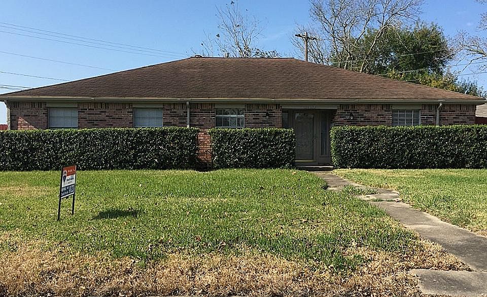 1st image of 9402 Skyline Dr