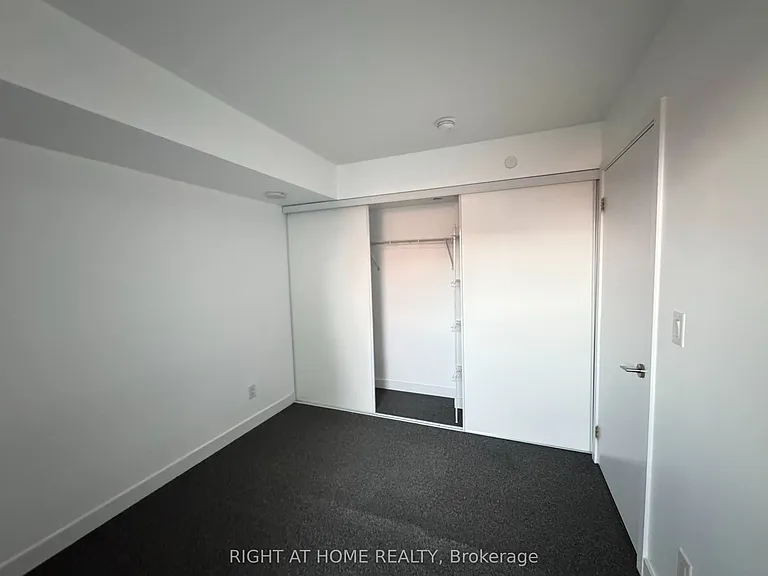 160 Flemington Rd #1022 — Photo 10