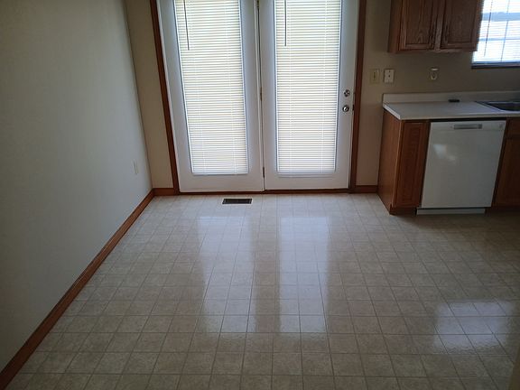 4th image of 2681 Berwood Ln