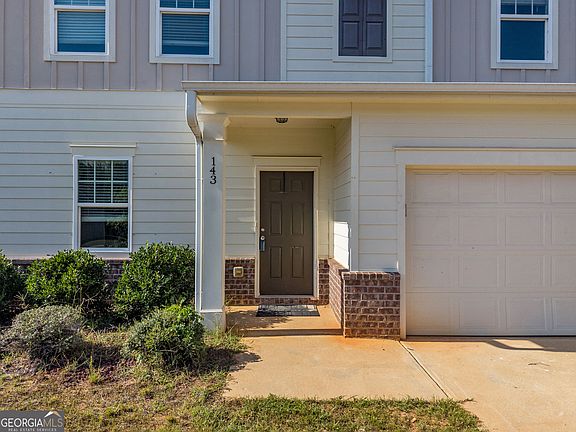 3rd image of 143 Coldwater Way