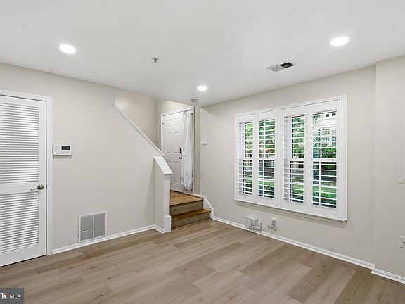 5th image of 123 Blackbird Hill Ln