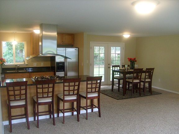 3rd image of 9220 Westmont Pl SW