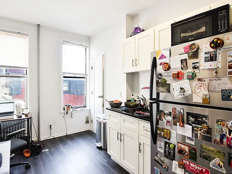 141 N 11th St #2L — Photo 7