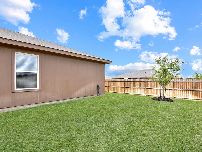 1006 Barbara Jordan St — Photo 25