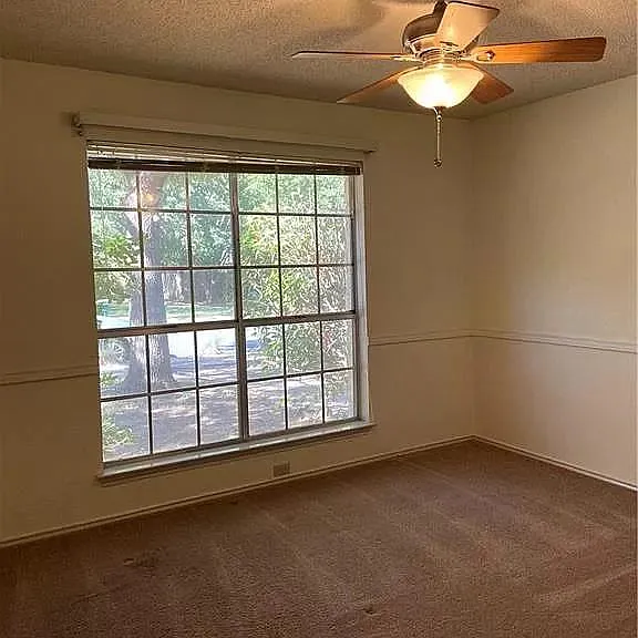 1704 Sycamore St — Photo 10