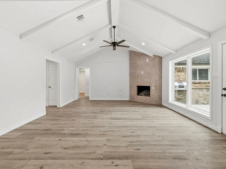 15215 Parkville Dr — Photo 33