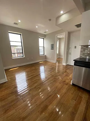 Rented by The Brokerage Group LLC | media 22