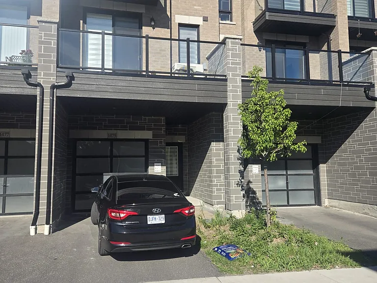 1475 Grand Prairie Path E — Photo 1