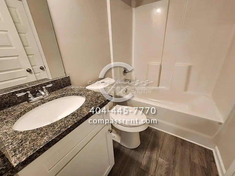 228 Lyndon Way NW — Photo 21