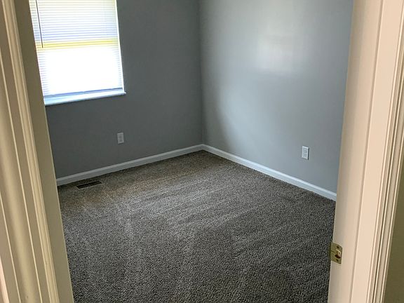 4th image of 154 Maynard Dr
