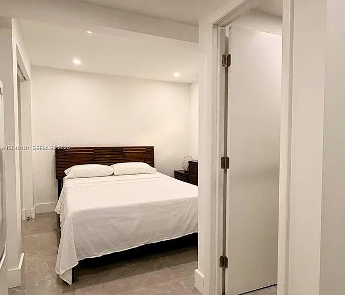 2255 SW 33rd Ave #1 — Photo 11