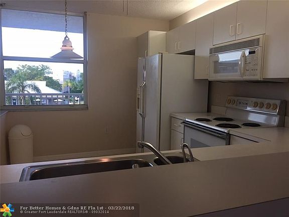 3rd image of 10160 NW 24th Pl APT 304