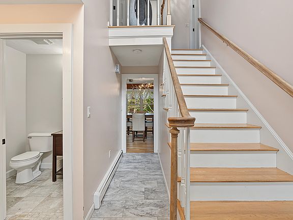 4th image of 19 Maple Street