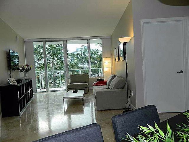 2nd image of 5 Indian Creek Dr