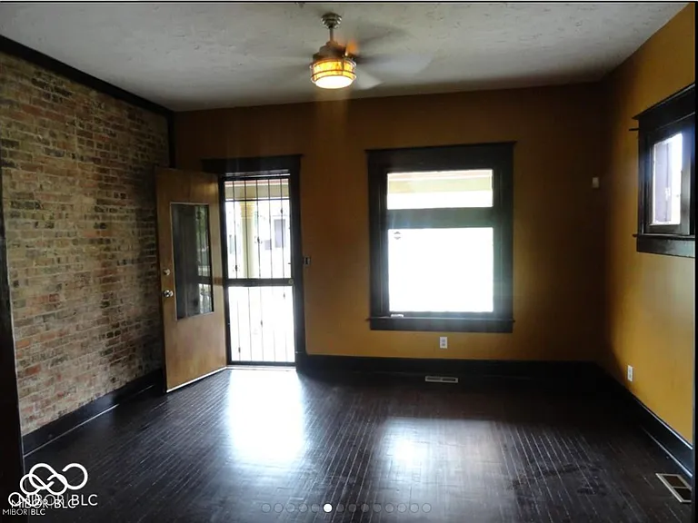 1841 N Talbott St — Photo 16