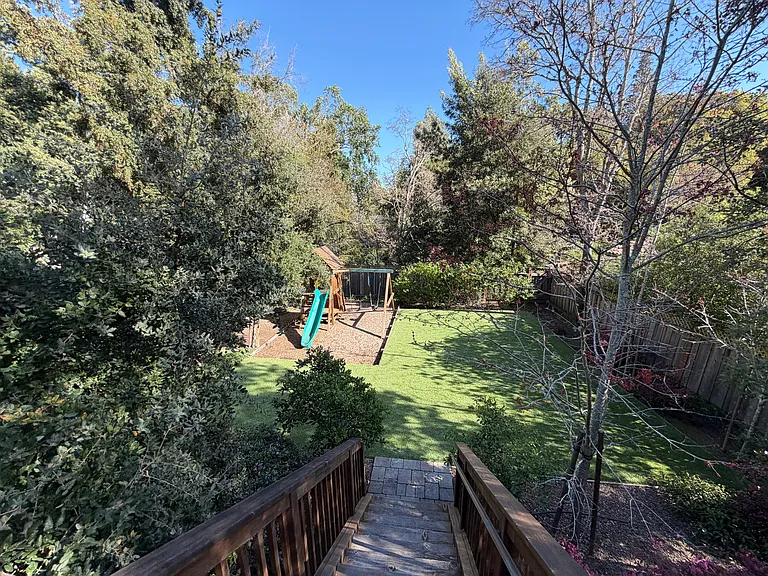 2509 Easton Dr — Photo 29