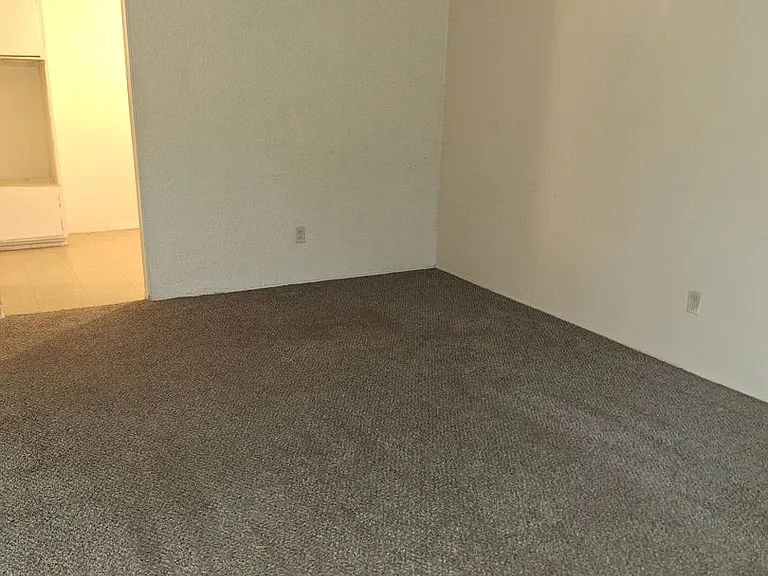 518 N Bowie Dr — Photo 11