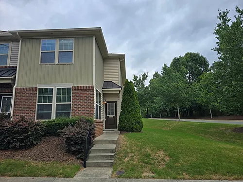 95 Intuition Cir Photo 1