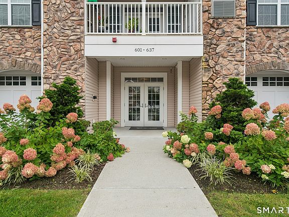 4th image of 623 Brookside Court #623