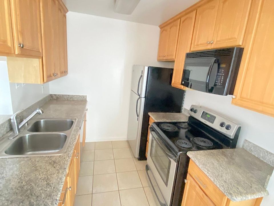 1st image of 1105 Capuchino Ave